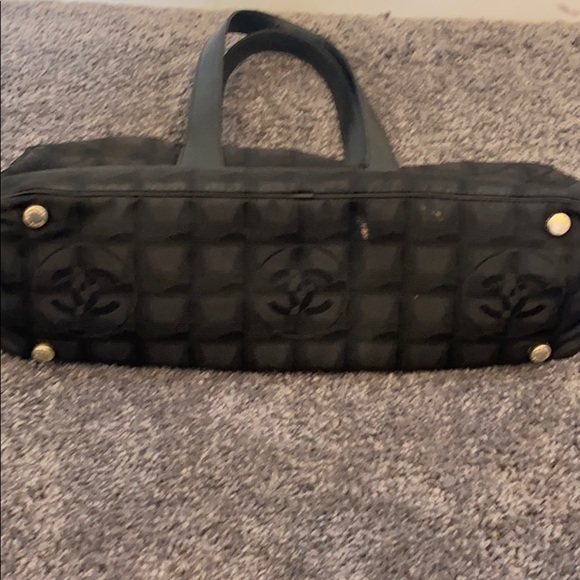 Authentic Chanel - Picture 2 of 3